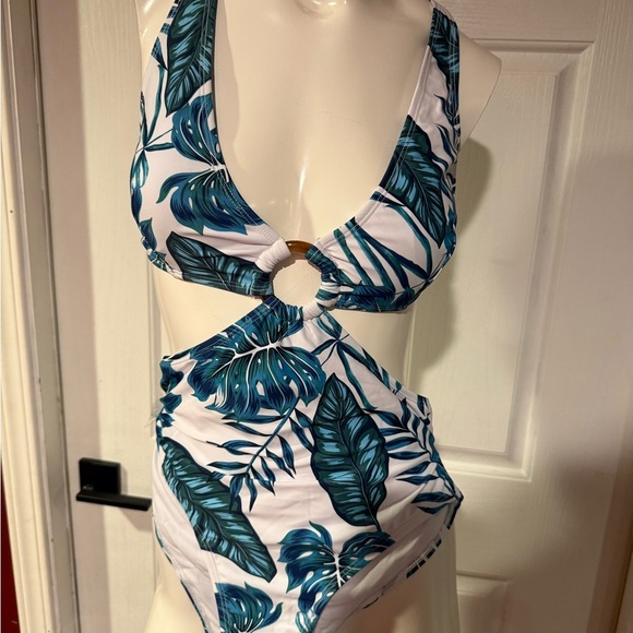 Cupshe White and Green Tropical Leaf One Piece Swimsuit - Picture 1 of 4